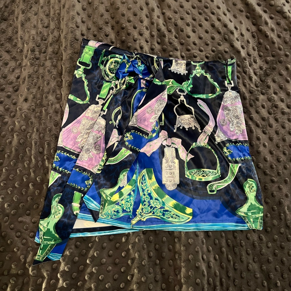 AKIRA Purple Green Patterned Shorts